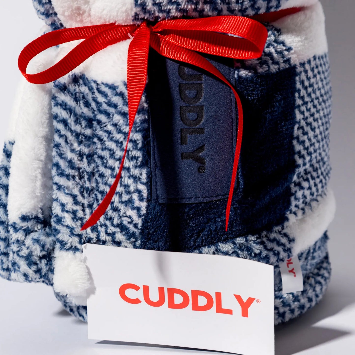 CUDDLY Navy & White Plaid Blanket CUDDLY