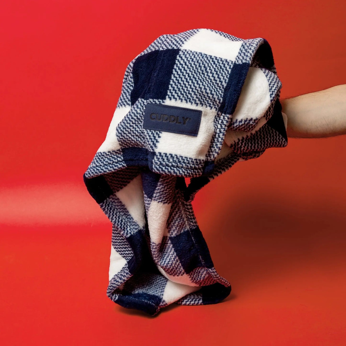 CUDDLY Navy & White Plaid Blanket CUDDLY